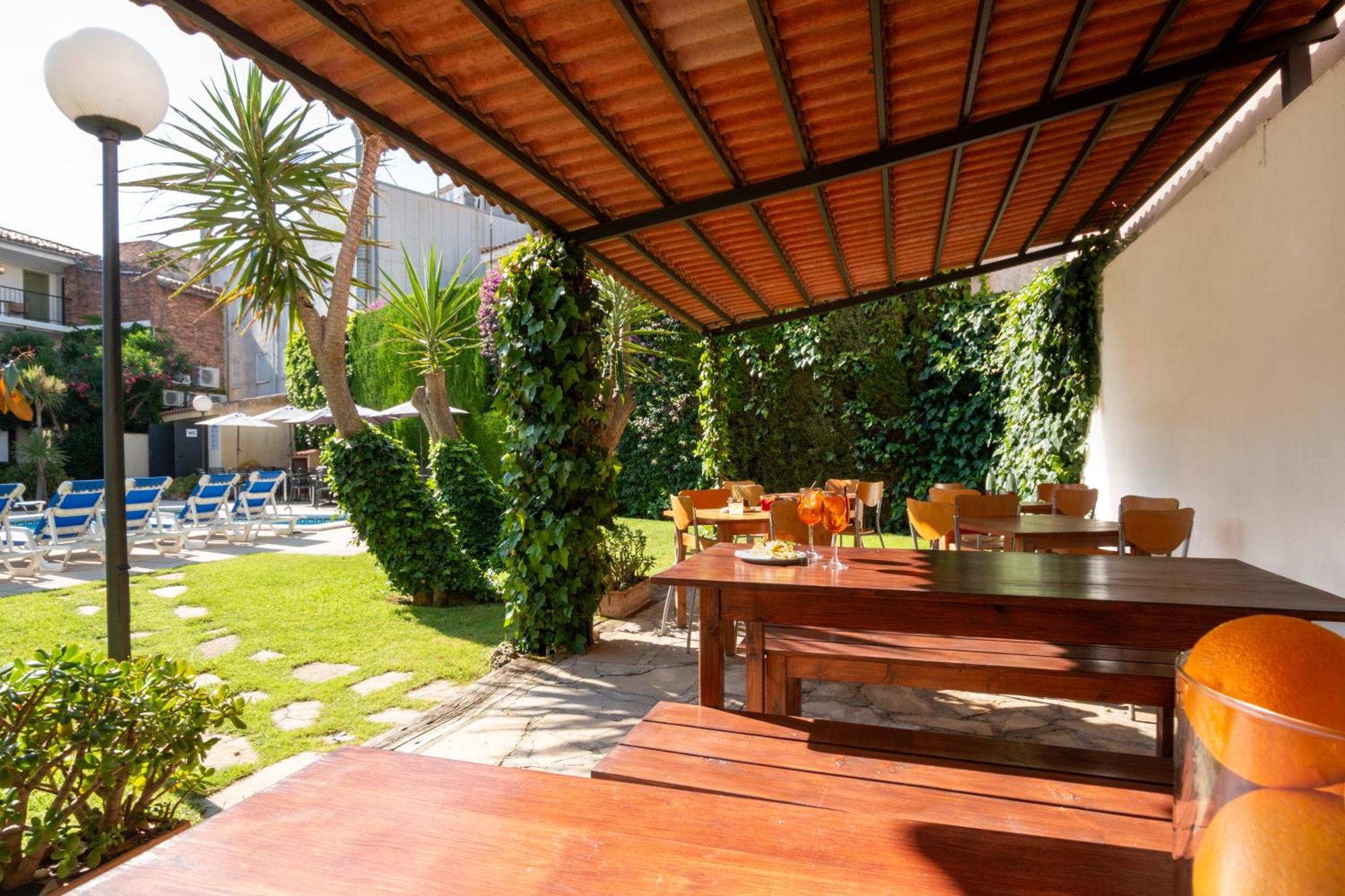 Hotel Yola Алтафула Екстериор снимка